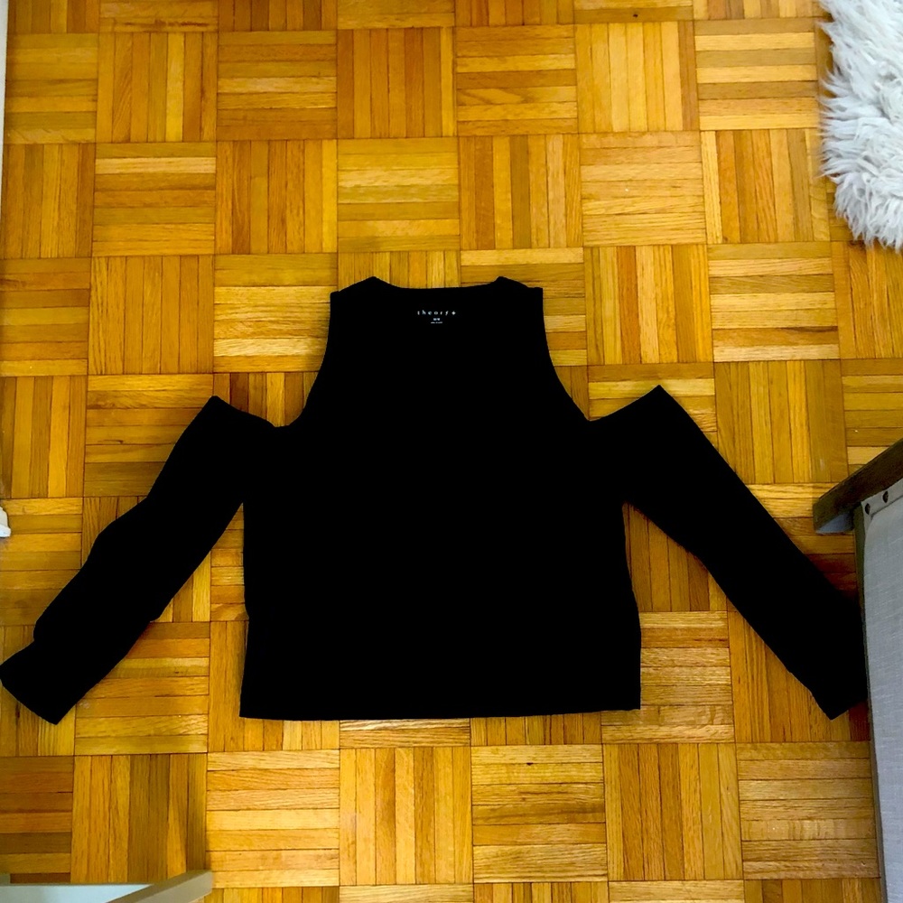 Theory cold shoulder top
